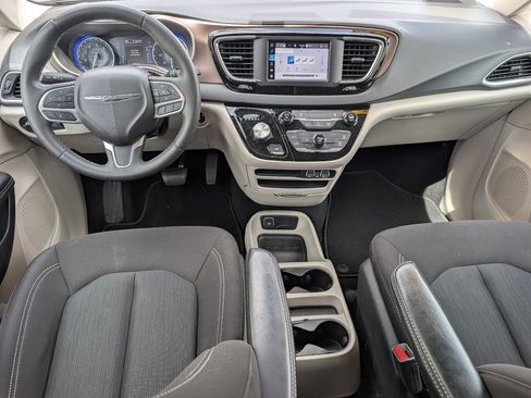 Used 2023 Chrysler Voyager LX FWD image 24