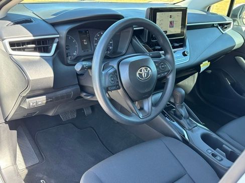 Used 2025 Toyota Corolla LE image 10