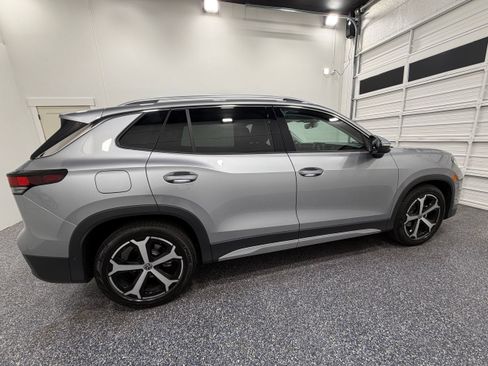 Used 2026 Volkswagen Tiguan SE FWD image 7