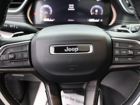 Used 2021 Jeep Grand Cherokee L Limited AWD/4WD image 30