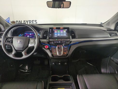 Used 2024 Honda Odyssey Elite image 12