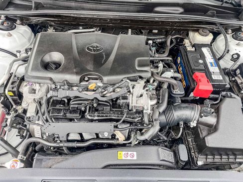 Used 2018 Toyota Camry XLE image 26