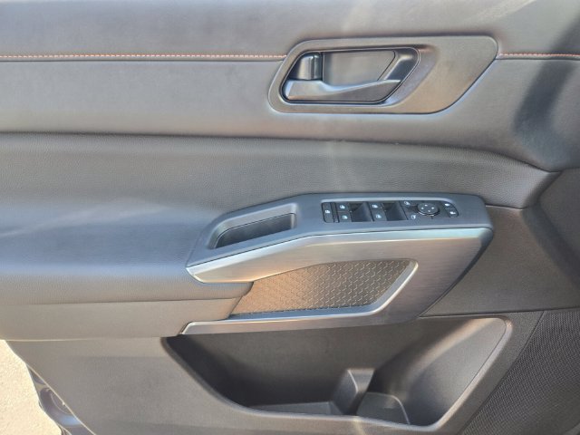 Used 2025 Nissan Pathfinder Rock Creek AWD/4WD image 36