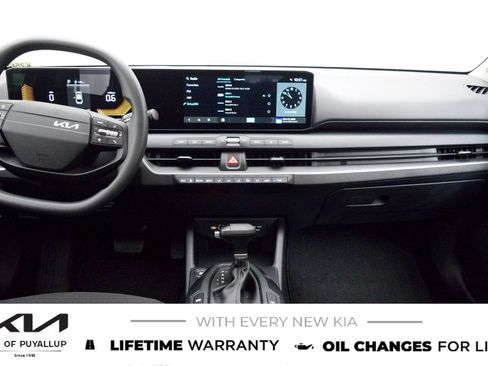 New 2026 Kia K4 FWD image 18
