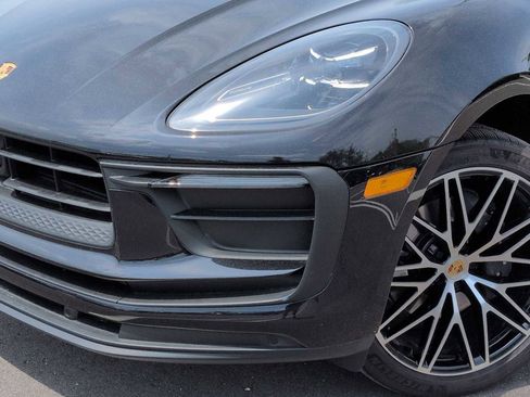 Used 2024 Porsche Macan AWD/4WD image 11