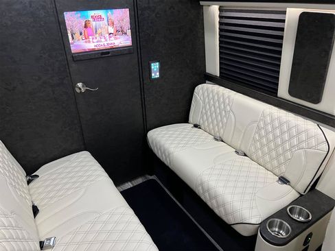 Used 2021 Mercedes-Benz Sprinter 3500 image 12