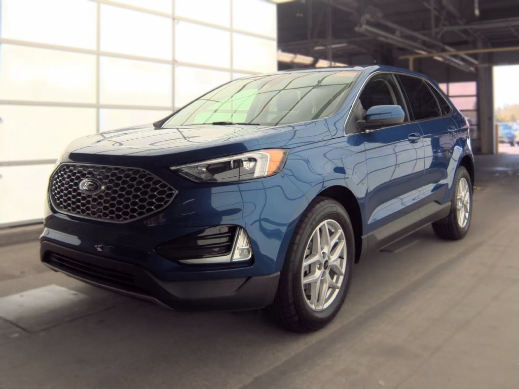 Used 2024 Ford Edge SEL w/ Convenience Package AWD/4WD image 3