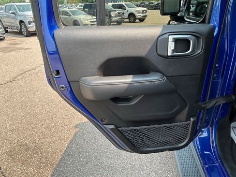 Used 2020 Jeep Wrangler Unlimited Sahara w/ Uconnect 4C Nav & Sound Group AWD/4WD image 13