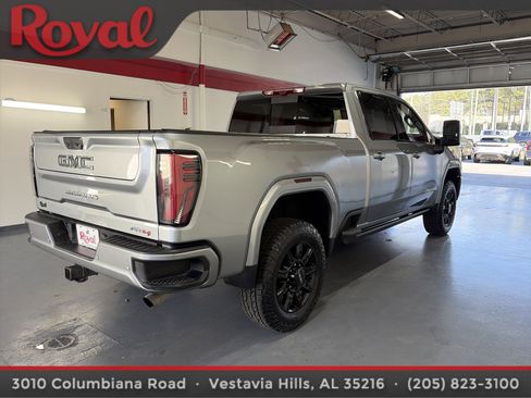 Used 2024 GMC Sierra 3500 AT4 w/ AT4 Premium Plus Package image 7