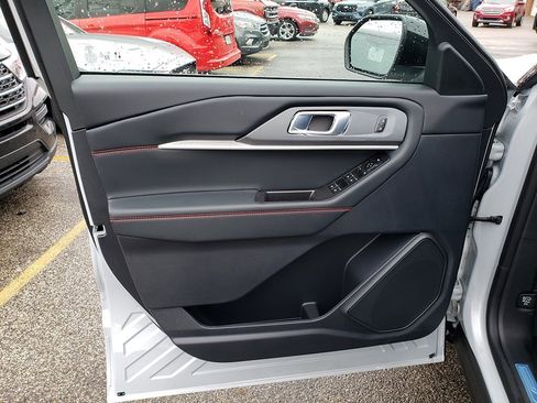 New 2026 Ford Explorer ST-Line w/ ST-Line Street Pack image 10