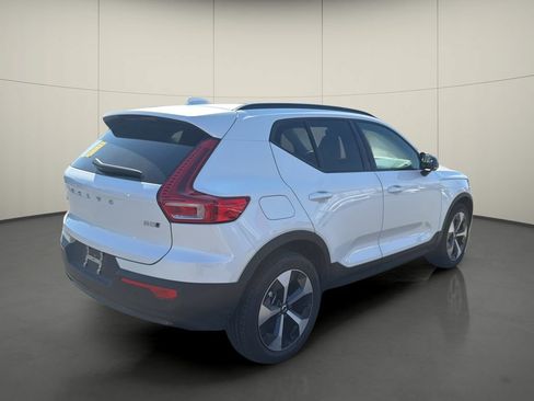 Used 2026 Volvo XC40 B5 Plus AWD/4WD image 7