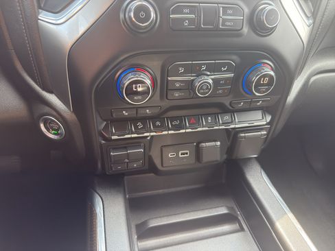 Certified 2020 Chevrolet Silverado 1500 RST AWD/4WD image 22