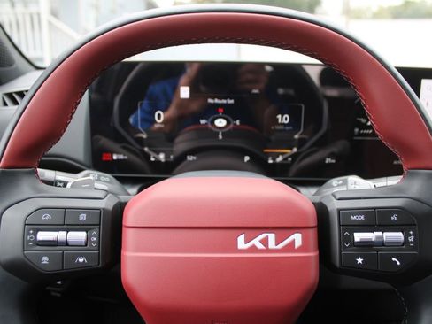 New 2025 Kia K4 GT-Line image 25