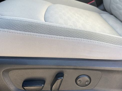 Used 2024 Nissan Pathfinder SV image 22