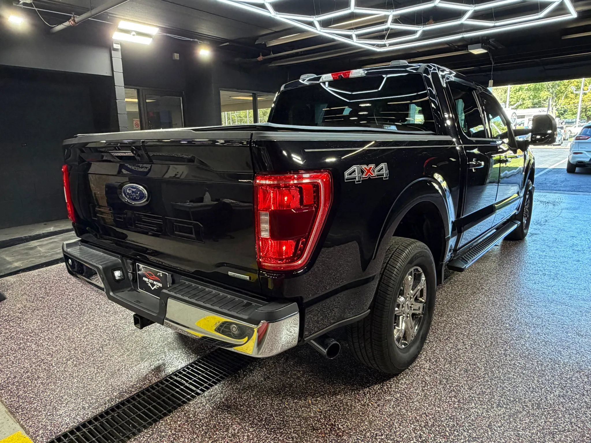 Used 2021 Ford F150 XLT w/ Equipment Group 302A High AWD/4WD image 9
