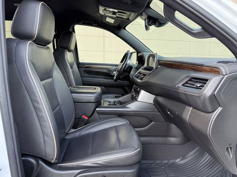 Used 2023 Chevrolet Suburban Premier RWD image 33