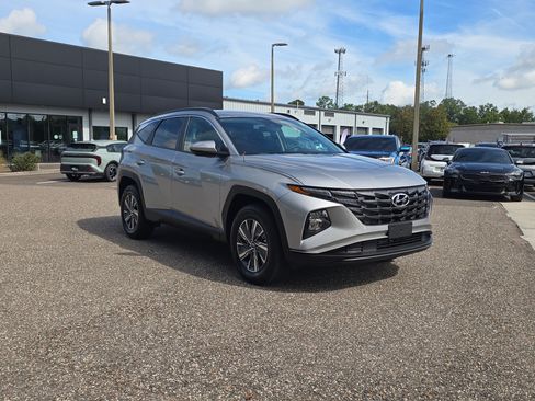 Used 2024 Hyundai Tucson Blue AWD/4WD image 2