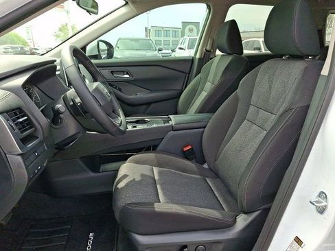 Used 2025 Nissan Rogue SV FWD image 17