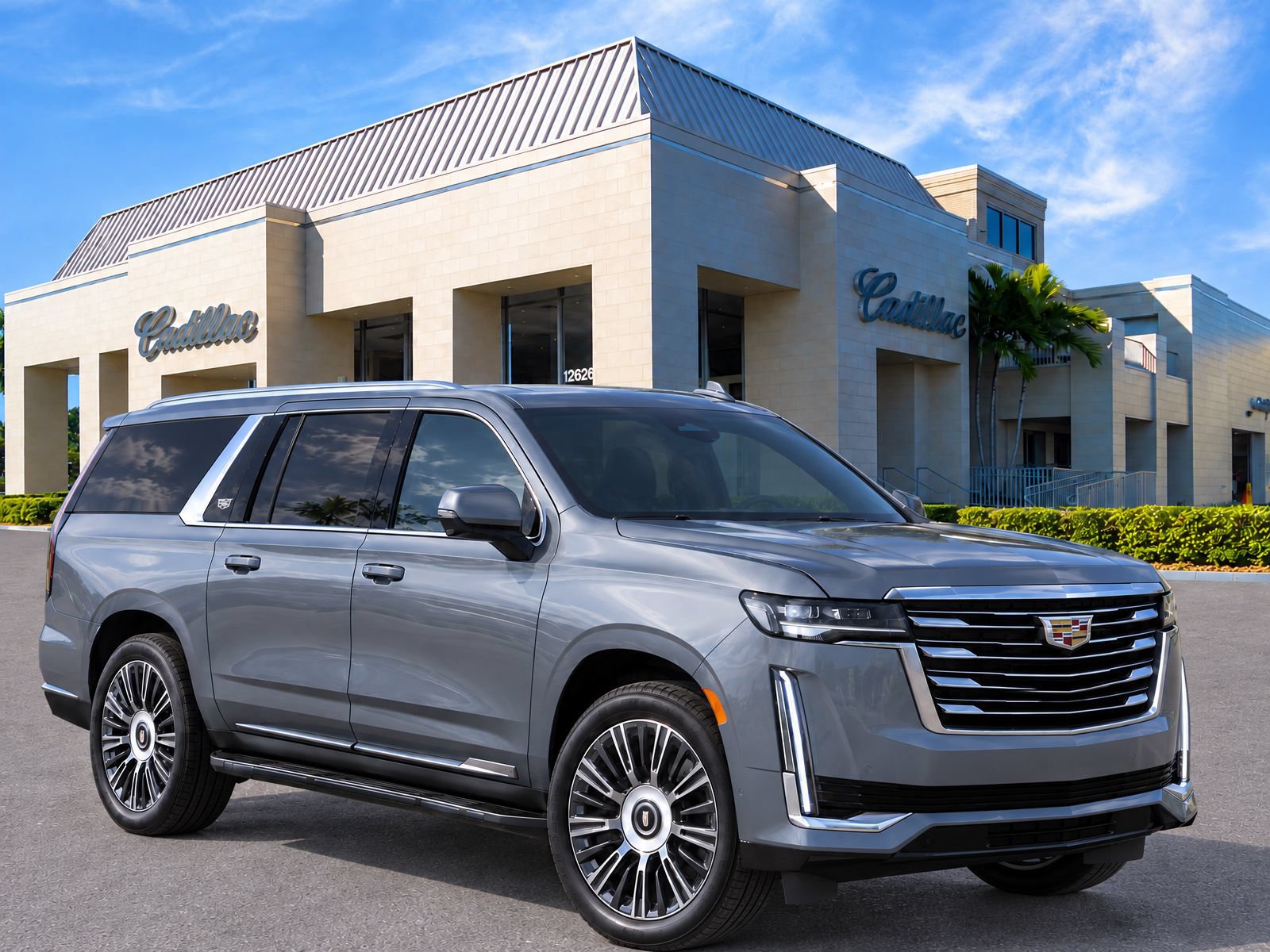 Used 2022 Cadillac Escalade ESV Premium Luxury Platinum AWD/4WD image 2