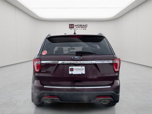 Used 2018 Ford Explorer XLT w/ Equipment Group 201A image 5