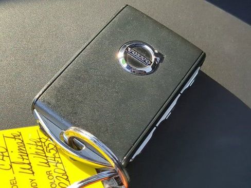 Used 2023 Volvo C40 P8 Recharge Ultimate w/ Protection Package Premier image 27