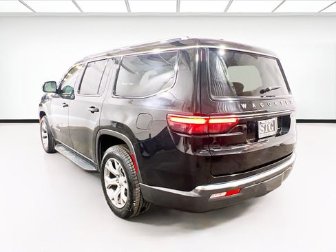 Used 2022 Jeep Wagoneer Series II RWD image 6