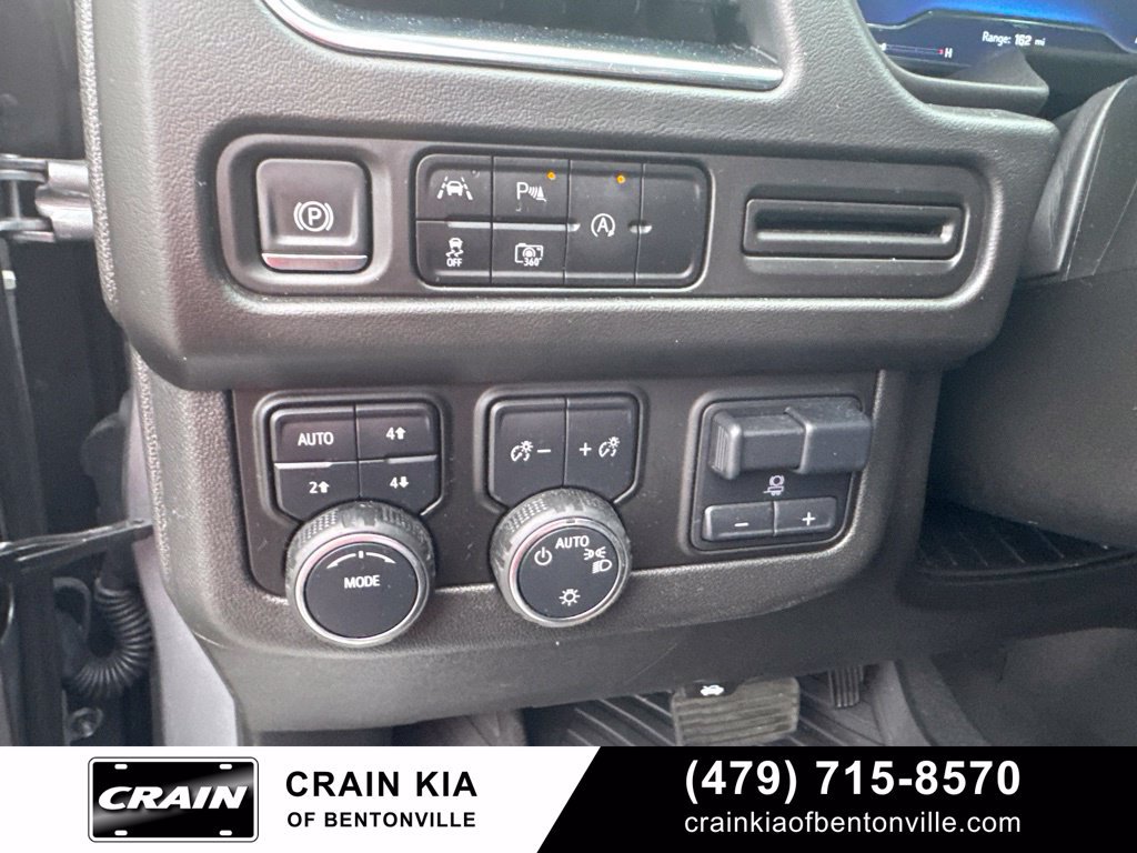 Used 2024 Chevrolet Tahoe LT w/ LT Signature Package AWD/4WD image 15