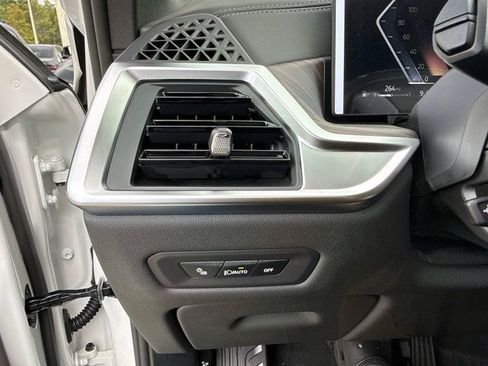 New 2026 BMW X5 sDrive40i w/ Premium Package RWD image 37