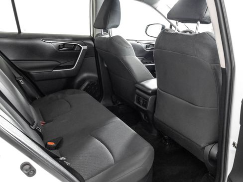 Used 2022 Toyota RAV4 LE AWD/4WD image 38