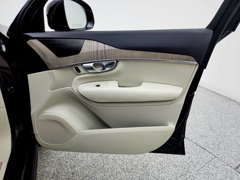 Used 2024 Volvo XC90 B6 Plus image 27