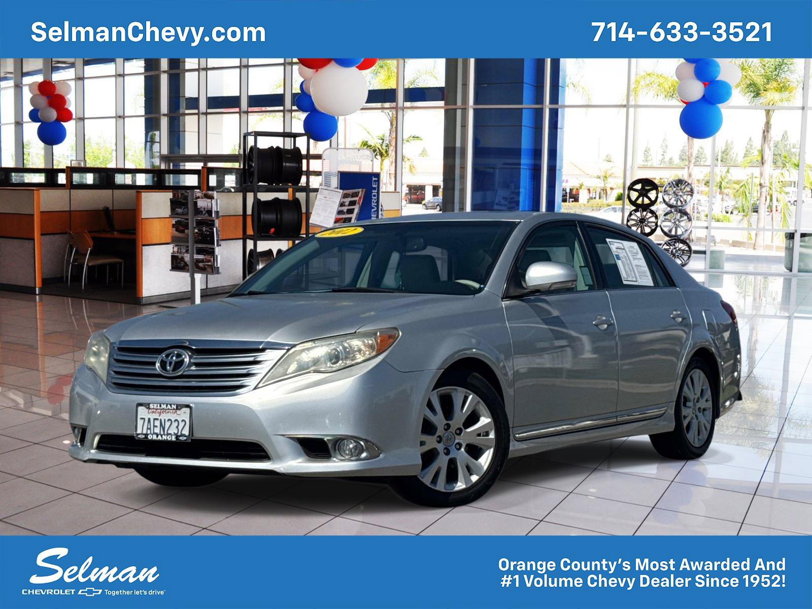 Used 2012 Toyota Avalon FWD image 1