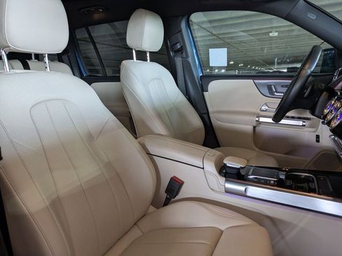 Certified 2021 Mercedes-Benz GLB 250 w/ Premium Package image 20