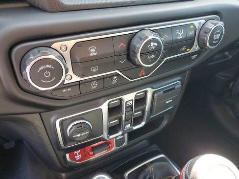 Used 2022 Jeep Gladiator Mojave AWD/4WD image 21