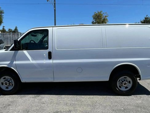 Used 2014 GMC Savana 2500 image 4