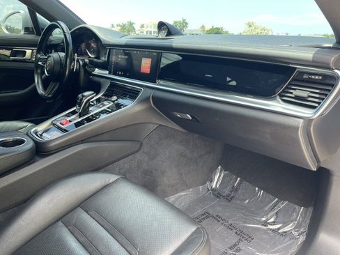 Used 2021 Porsche Panamera RWD image 8
