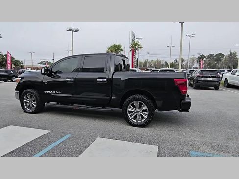 Used 2019 Nissan Titan SV w/ SV Convenience Package image 26