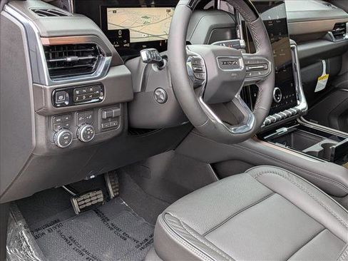 New 2026 GMC Yukon Denali w/ Denali Reserve Package AWD/4WD image 3