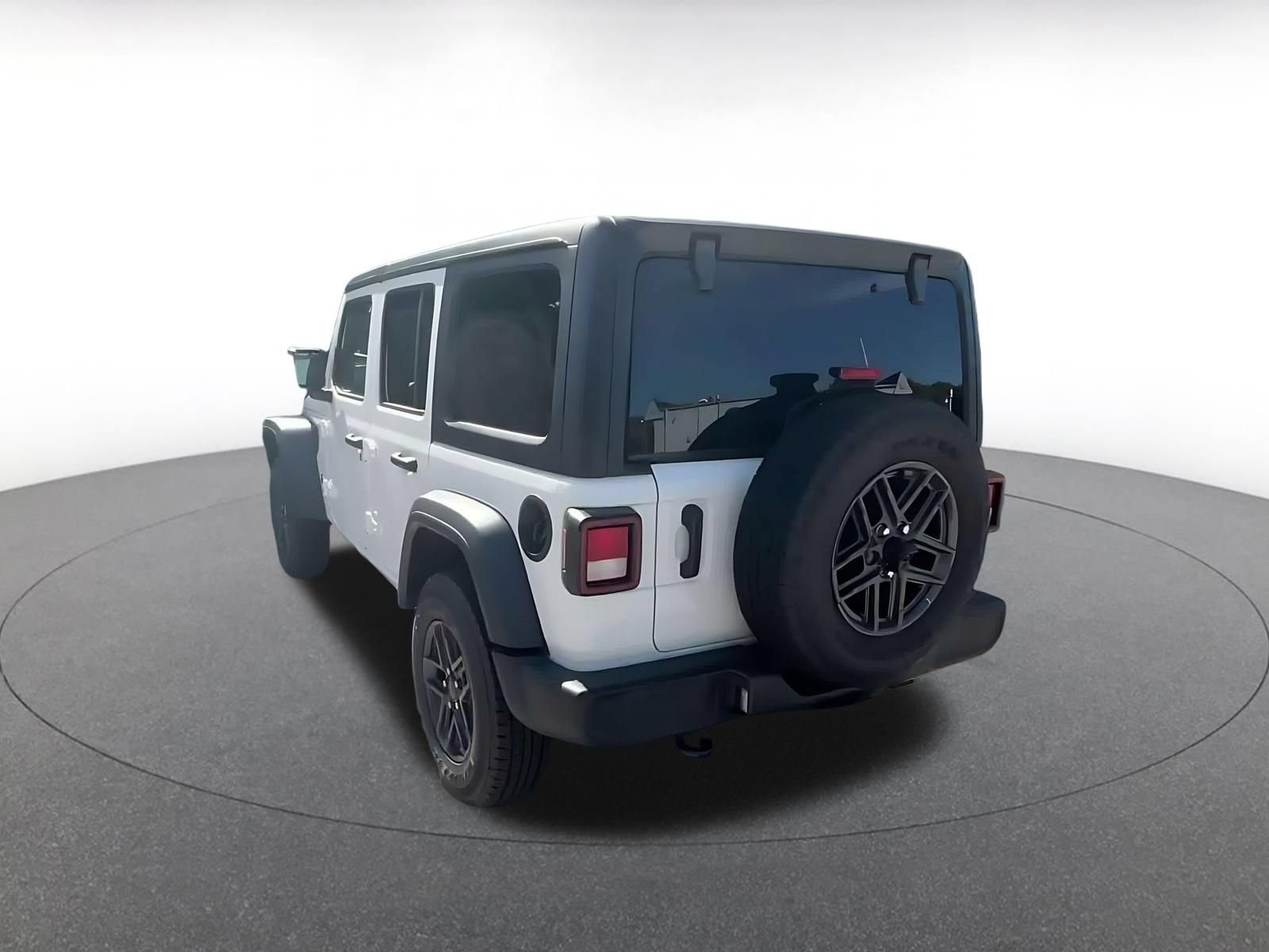 Used 2025 Jeep Wrangler Unlimited Sport AWD/4WD image 14