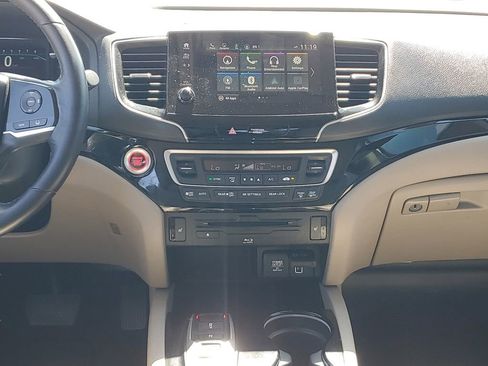 Used 2019 Honda Pilot Touring image 15
