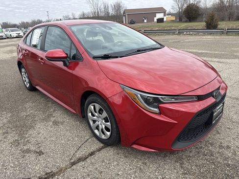 Used 2021 Toyota Corolla LE image 1