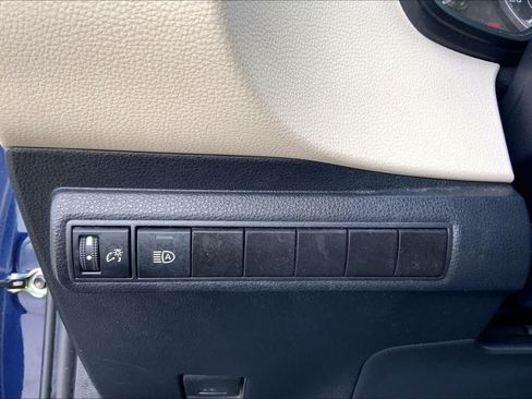 Used 2022 Toyota Corolla LE w/ LE Convenience Package FWD image 33