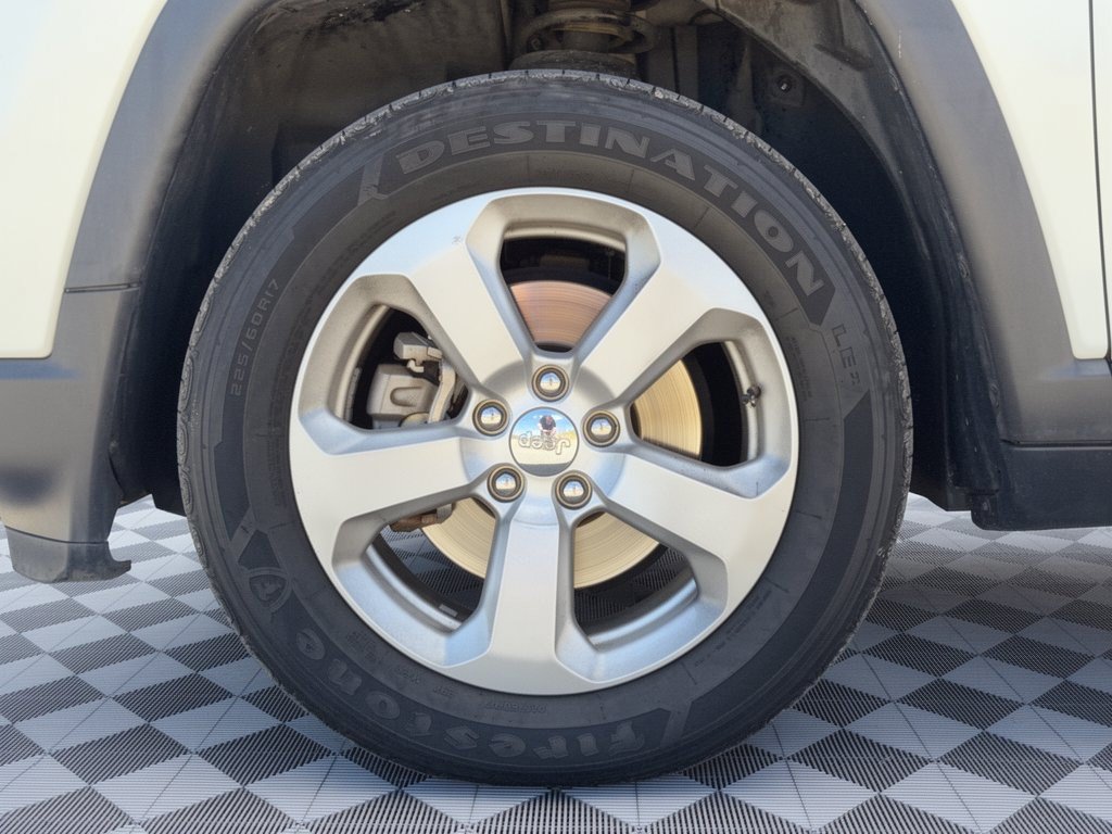 Used 2018 Jeep Compass Latitude w/ Popular Equipment Group AWD/4WD image 13