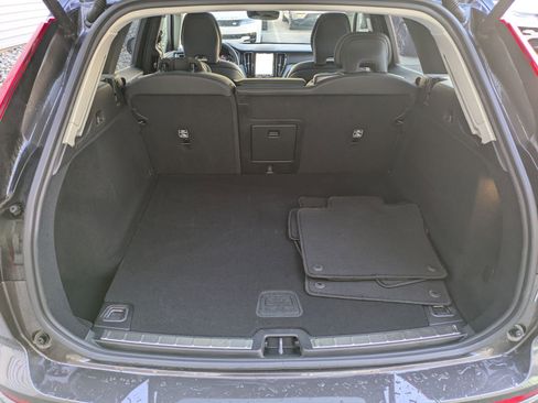 Certified 2025 Volvo XC60 B5 Plus image 30