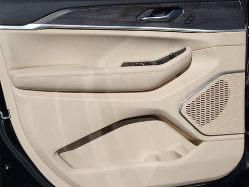 New 2025 Jeep Grand Cherokee Limited w/ Black Appearance Package image 21