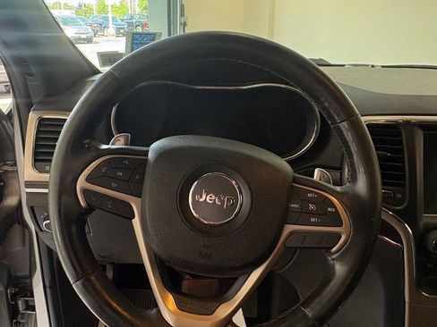 Used 2018 Jeep Grand Cherokee Laredo AWD/4WD image 7