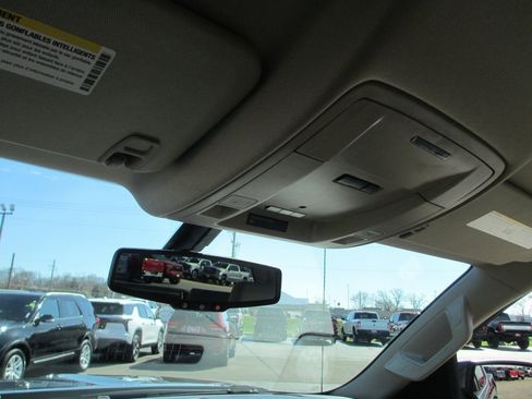 Used 2016 GMC Sierra 1500 SLE w/ SLE Value Package image 25