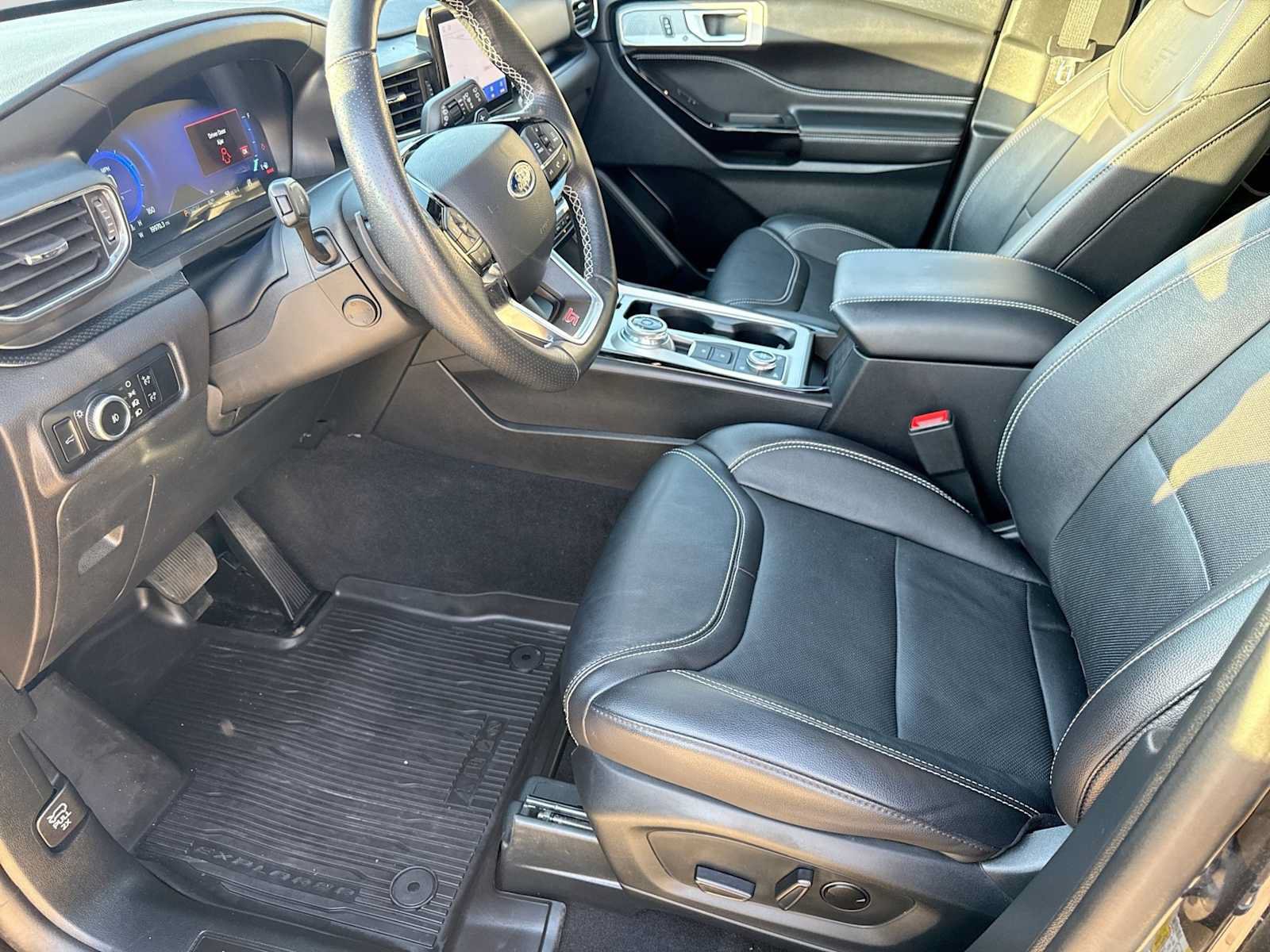 Used 2024 Ford Explorer ST AWD/4WD image 15