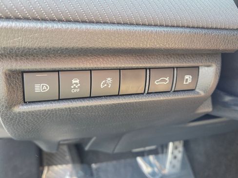 Used 2025 Toyota Camry SE image 28