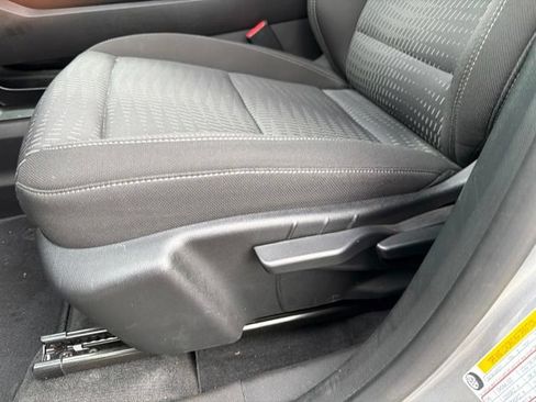 Used 2026 Chevrolet Equinox LT AWD/4WD image 36