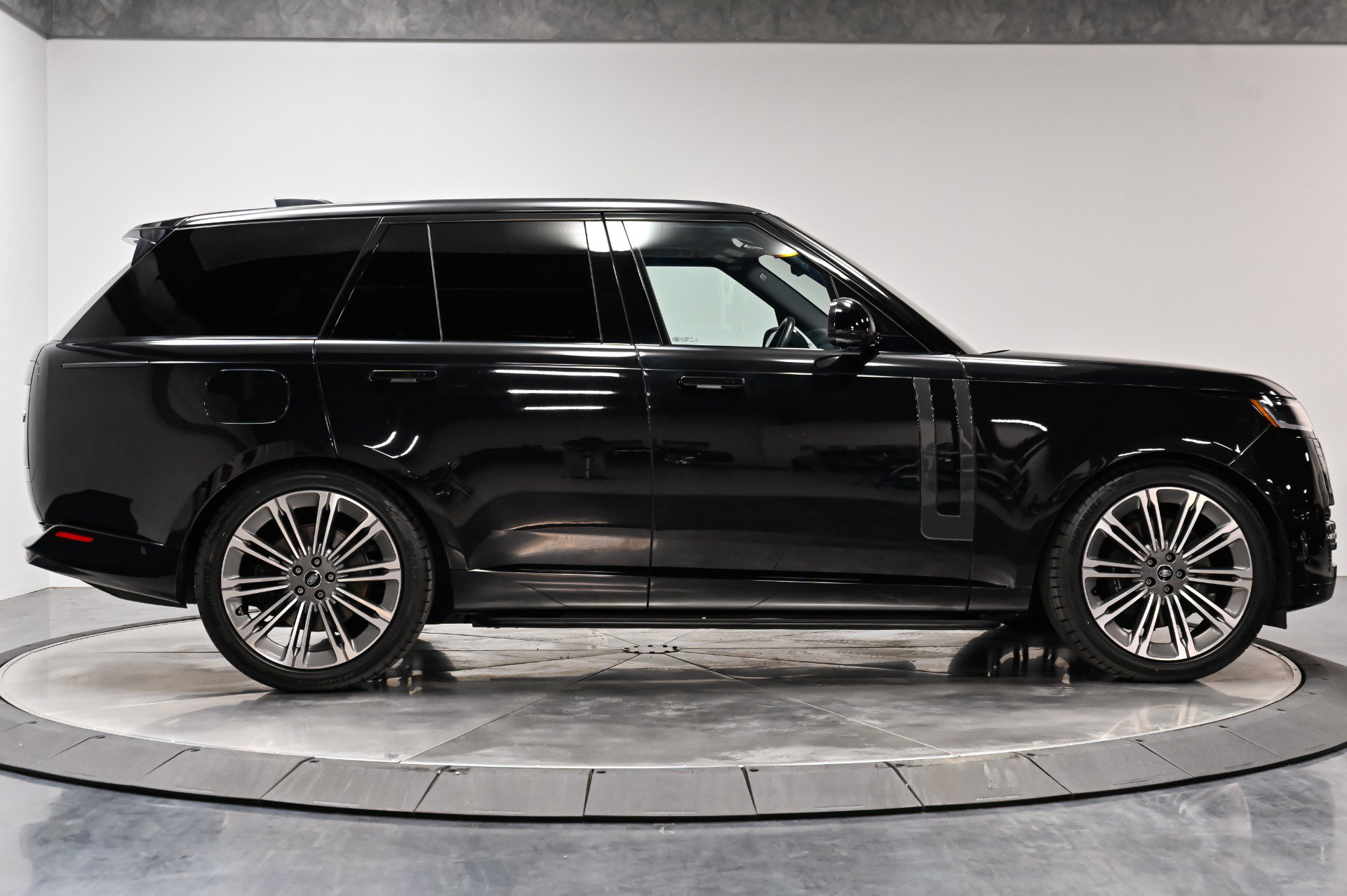 Used 2023 Land Rover Range Rover SE AWD/4WD image 14